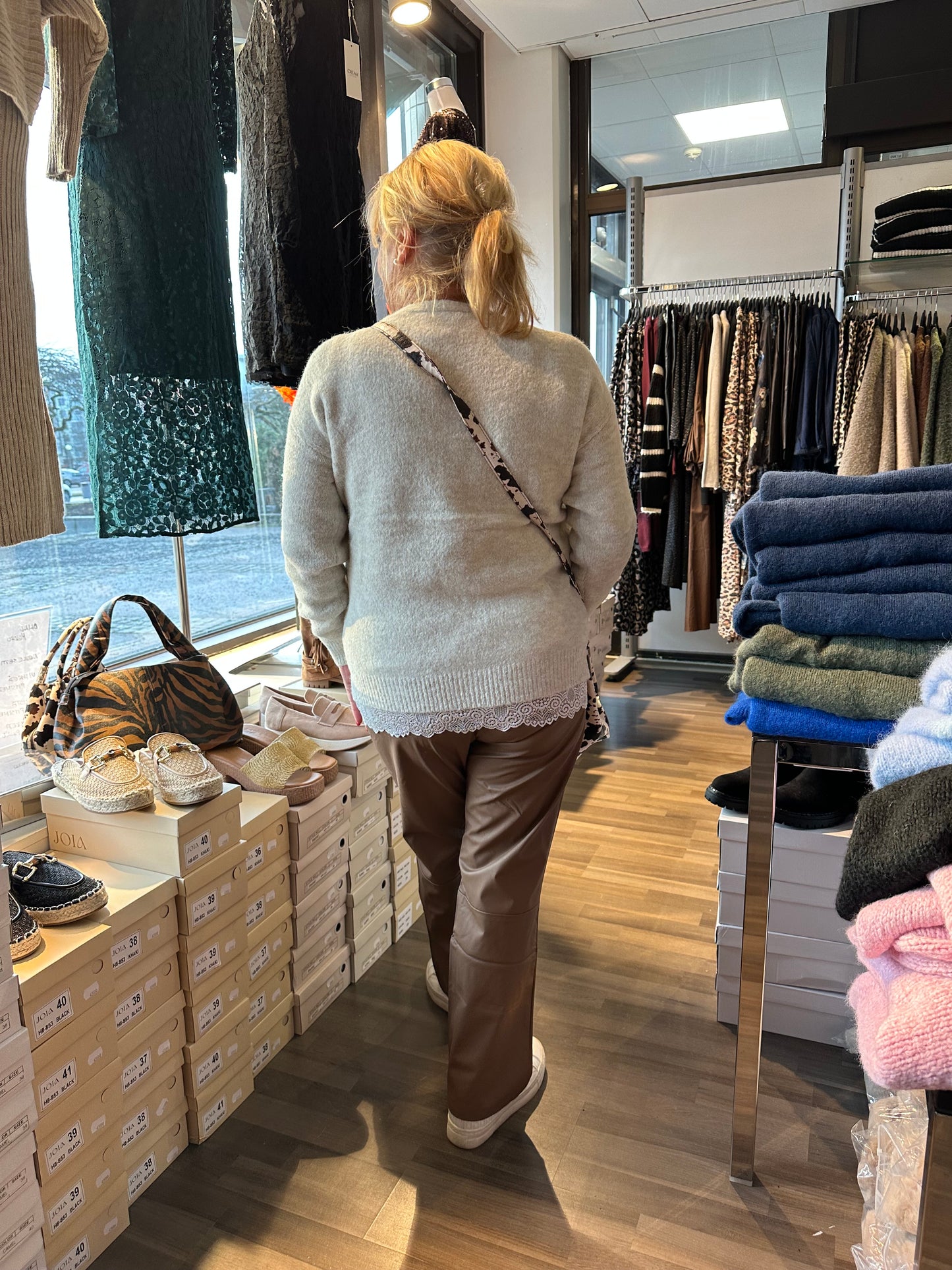 Neuletakki Heart luonnonvalkoinen