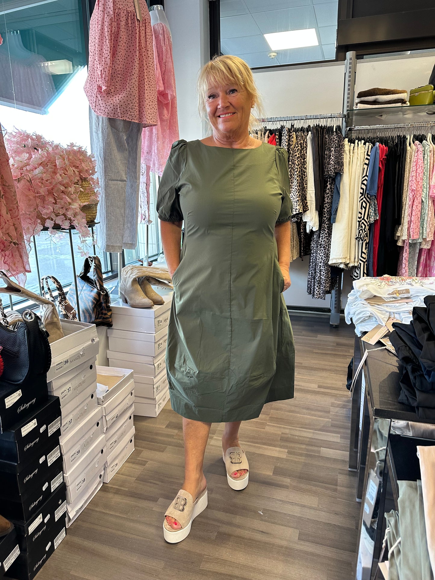 Puuvillapopliini mekko Burnt Olive