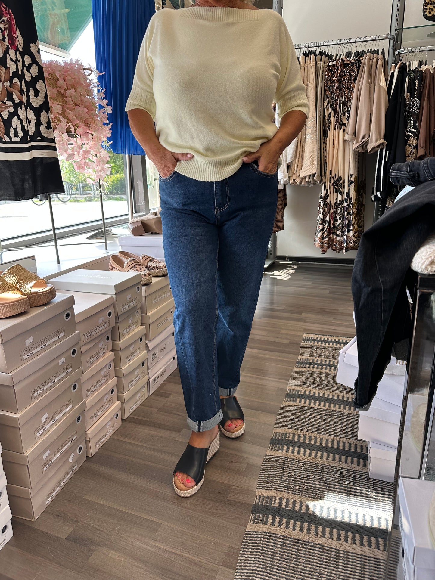 Korkeavyötäröiset farkut sininen