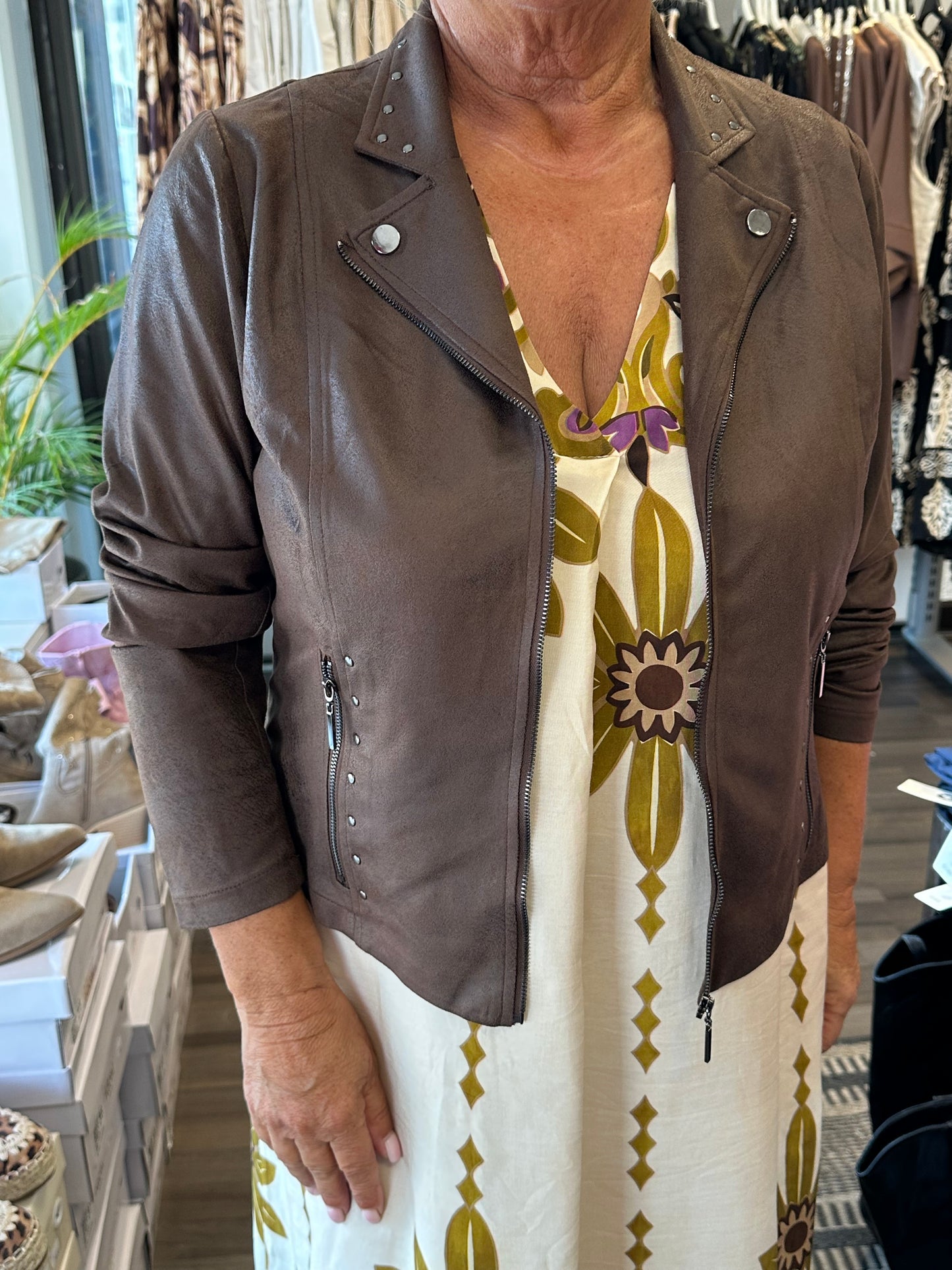 Keinonahkainen jakku ruskea