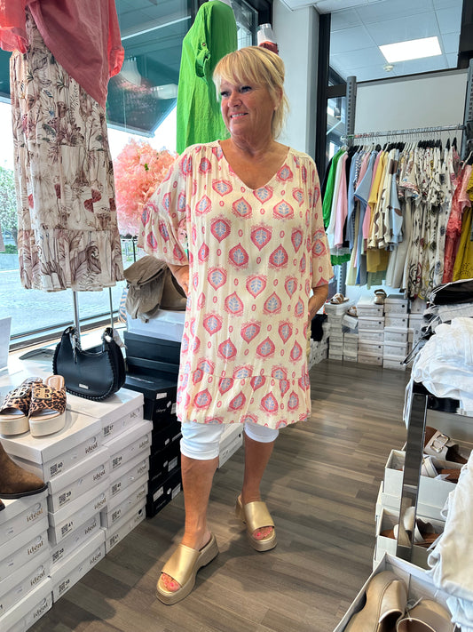 Plussize kuviollinen tunika (3 väriä)