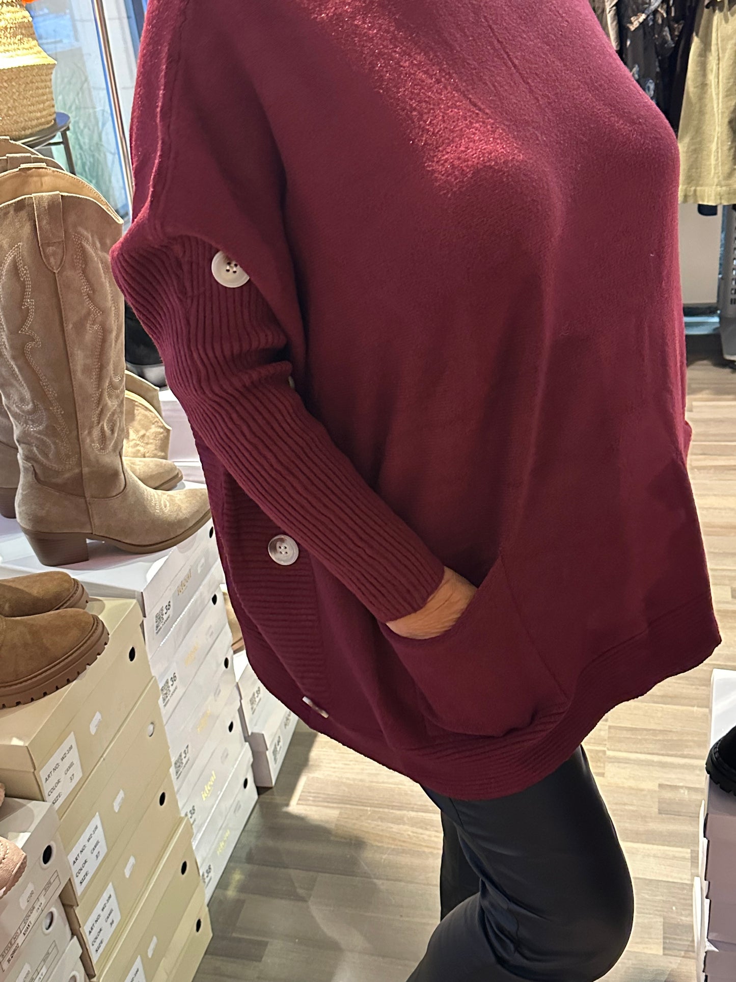 Pontsoneule viininpunainen