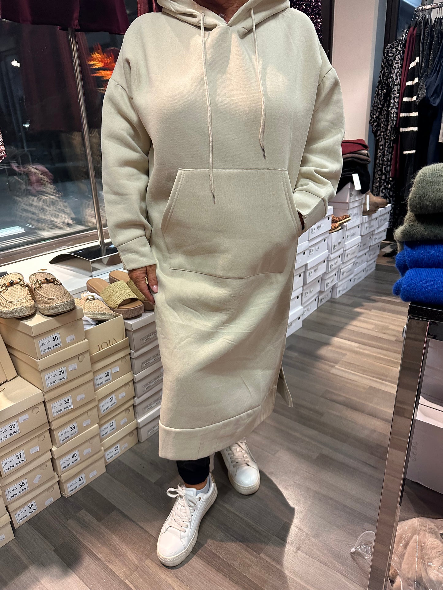 Pitkä hupparimekko vaalea beessi