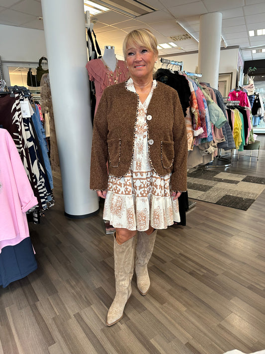 Lyhyt frillamekko vaalea-beessi