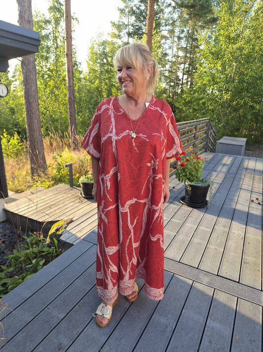 Plussize kuviollinen mekko (4 väriä)