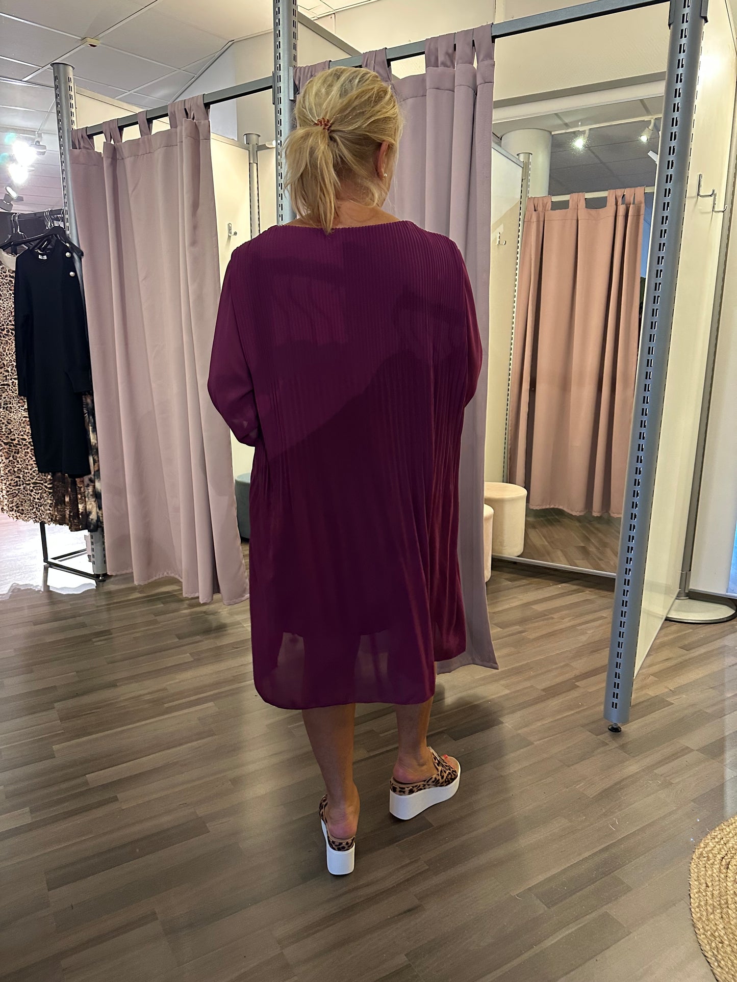 Plussize pliseerattu sifonkitunika/mekko liila