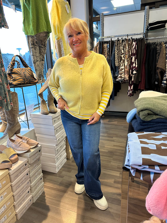 Lyhythihainen neuletakki vetoketjulla keltainen