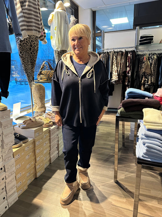 Neuloshuppari tummansininen