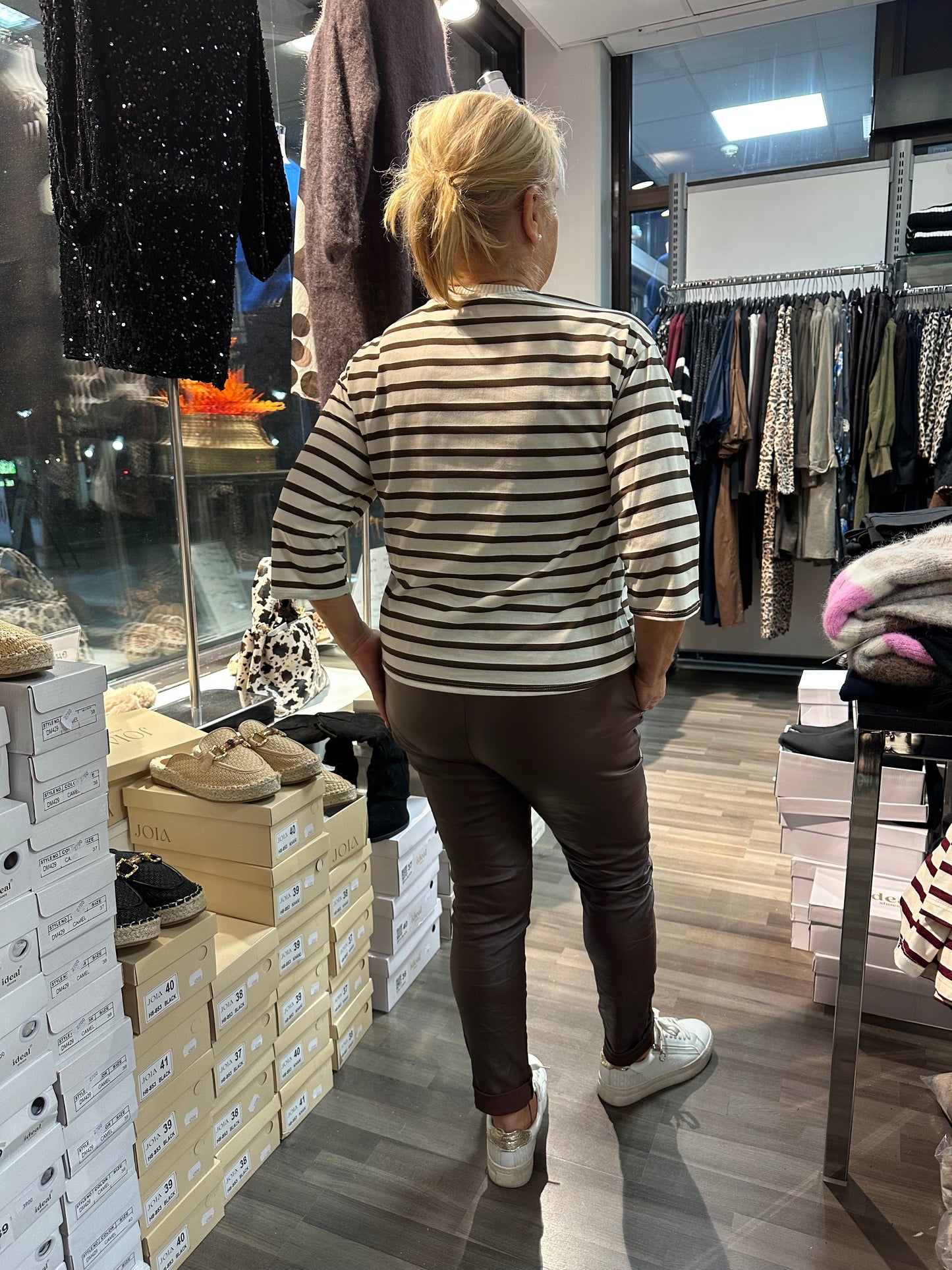 Raita t-paita ruskea