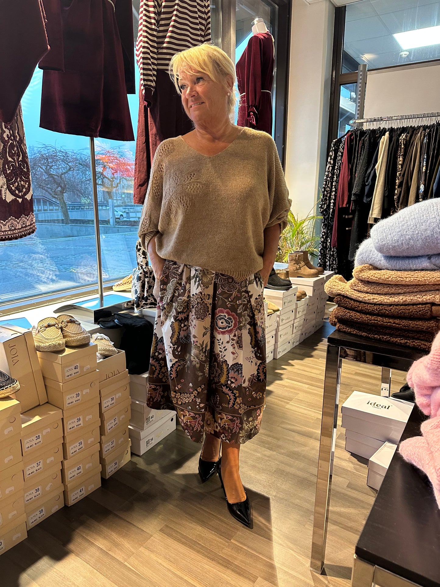 Puuvillahame kukkakuosi