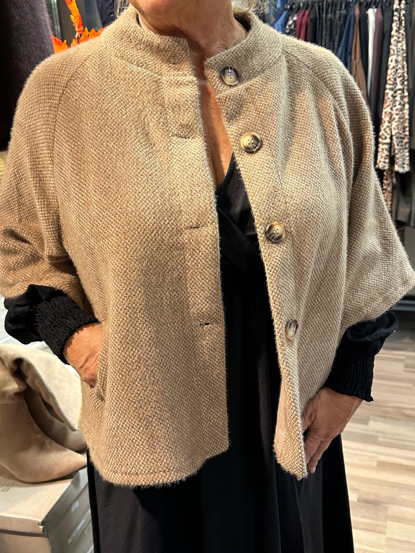 Viittatyylinen jakku camello