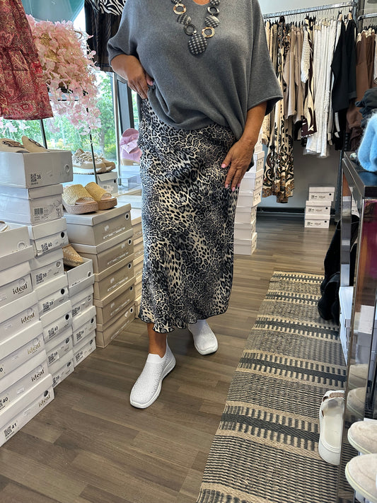 Satiinihame harmaa leo