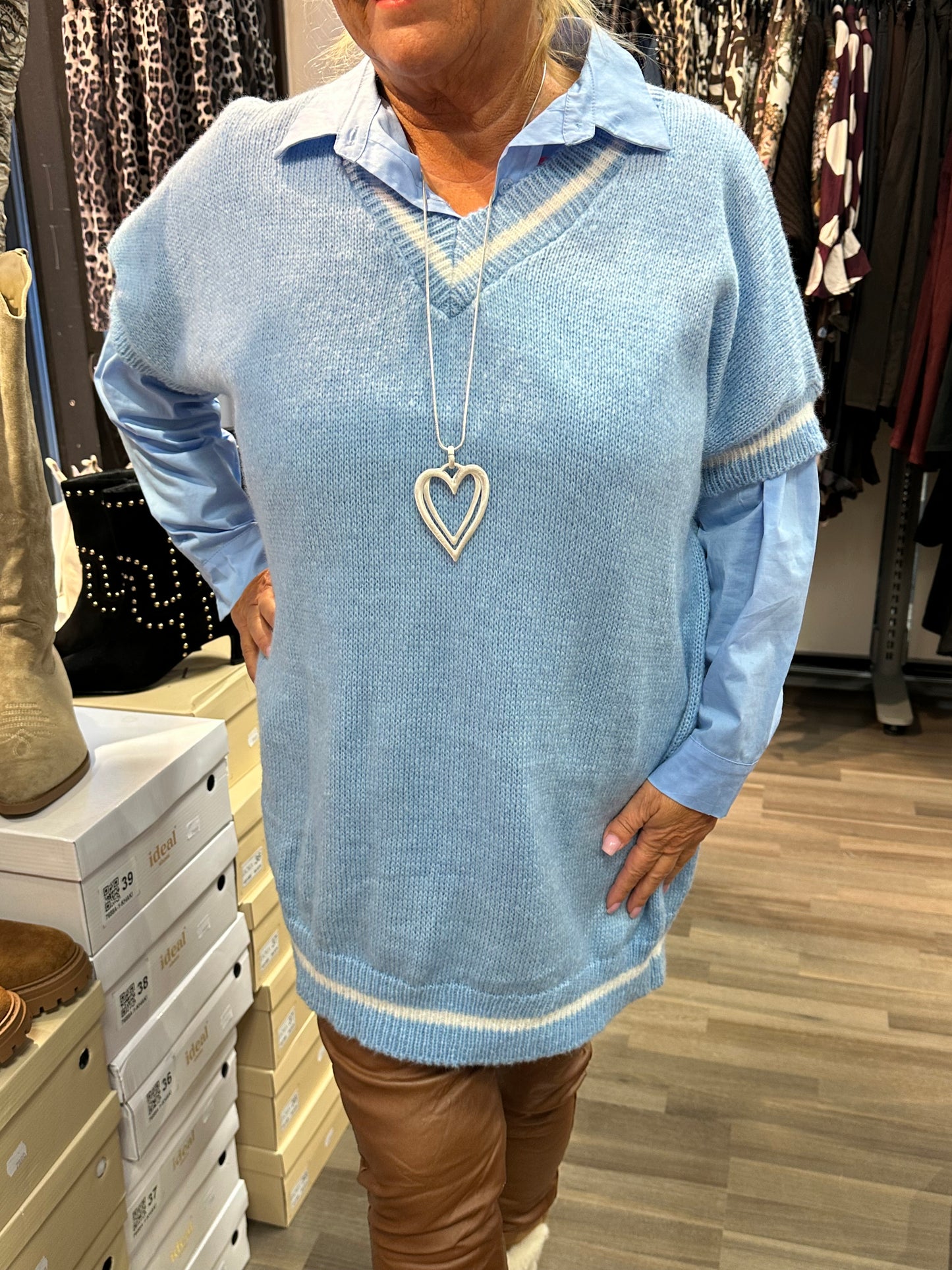 Plussize neuleliivi sininen