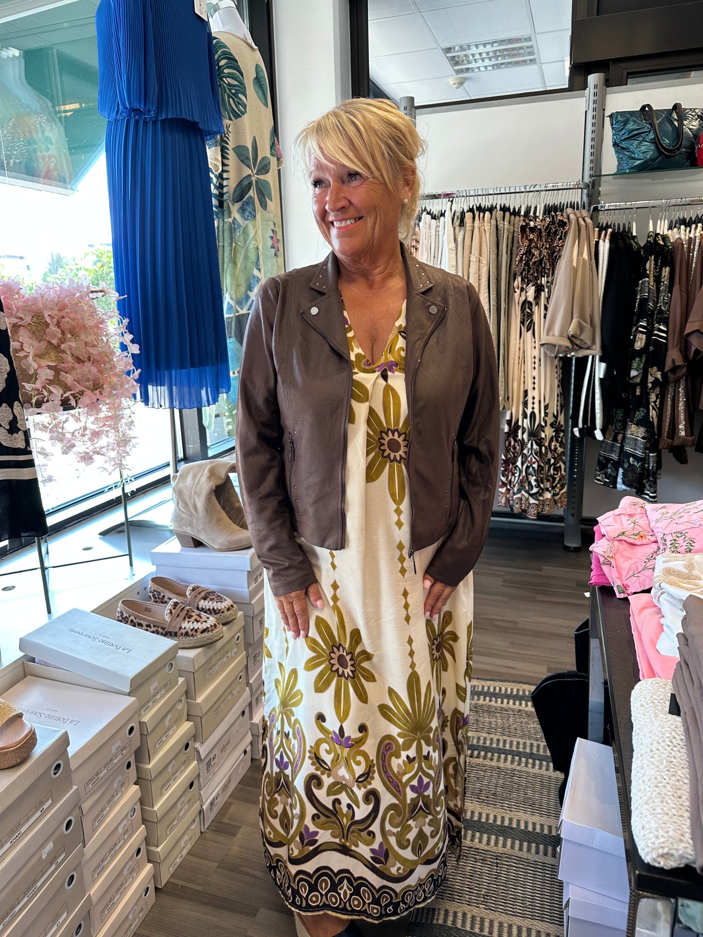 Keinonahkainen jakku ruskea