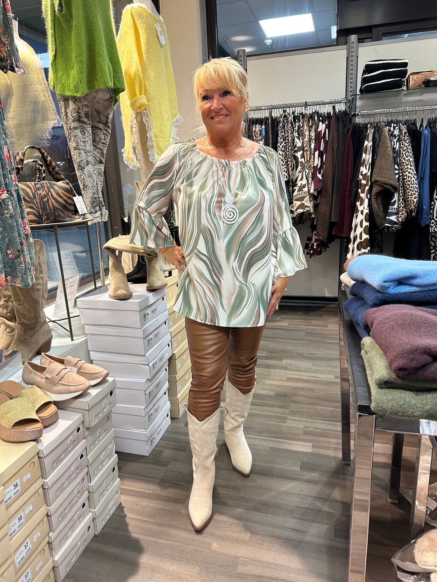 Frillahihainen pusero vihreä