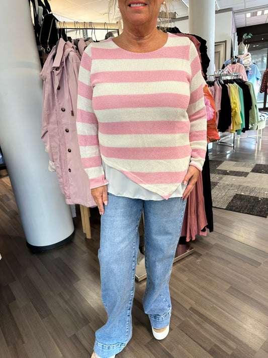 Raidallinen neule roosa