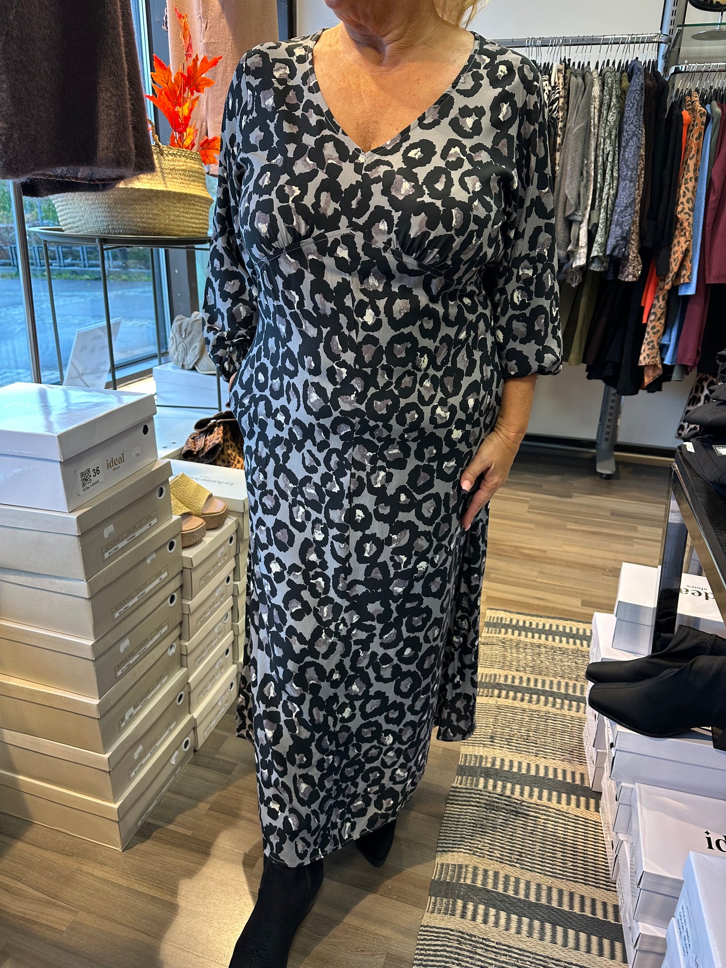 Pitkä viskoosimekko