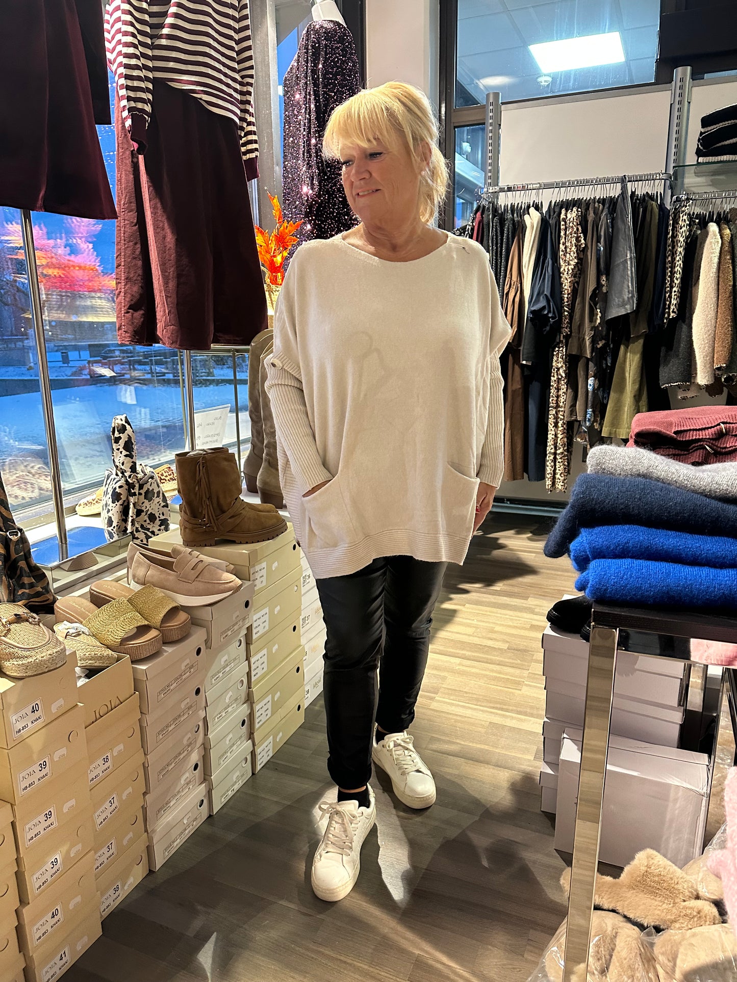 Pontsoneule luonnonvalkoinen