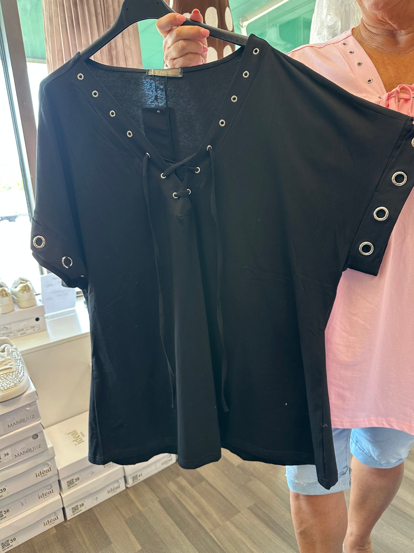 Plussize tunika nyöri-yksityiskohdalla (3 väriä)