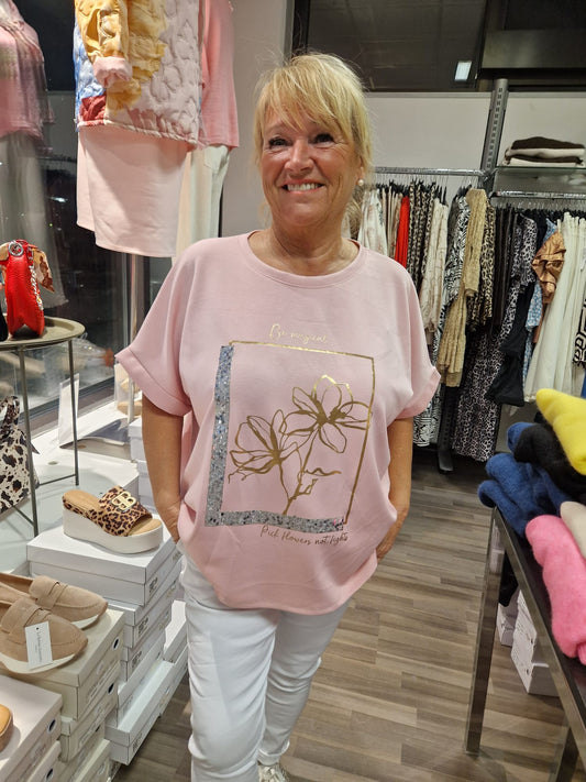 College t-paita roosa