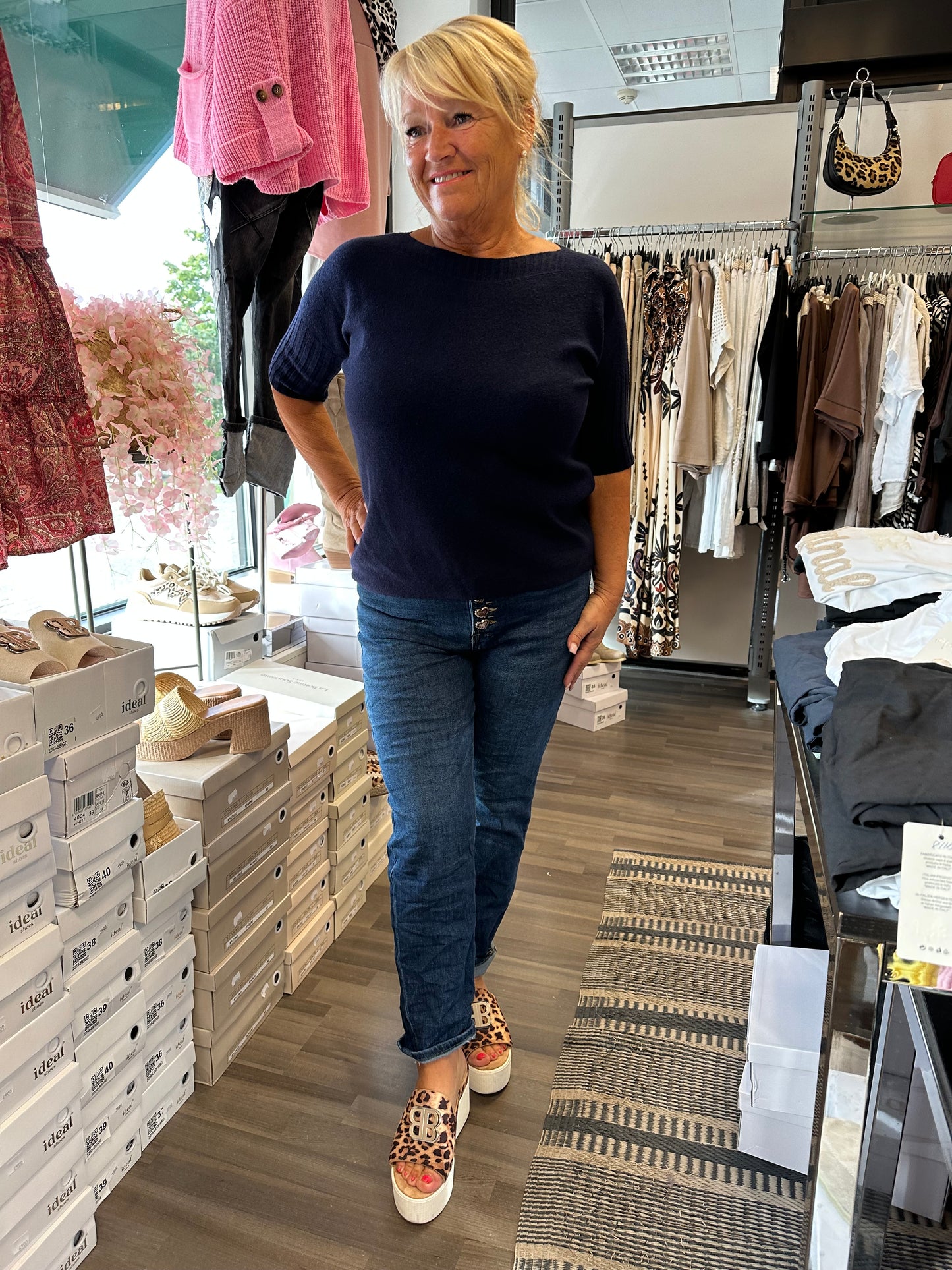 Joustavat farkut sydännapeilla