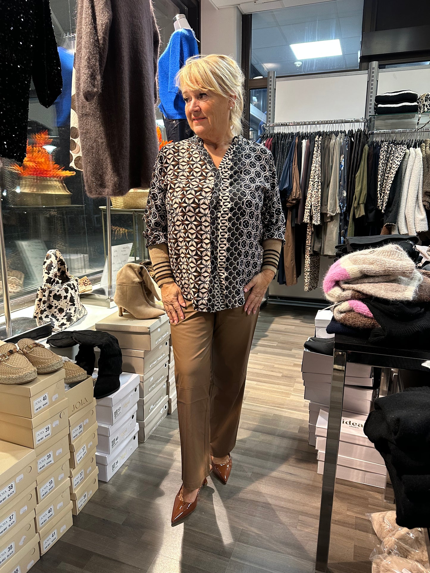 Viskoosipusero resorihihoilla