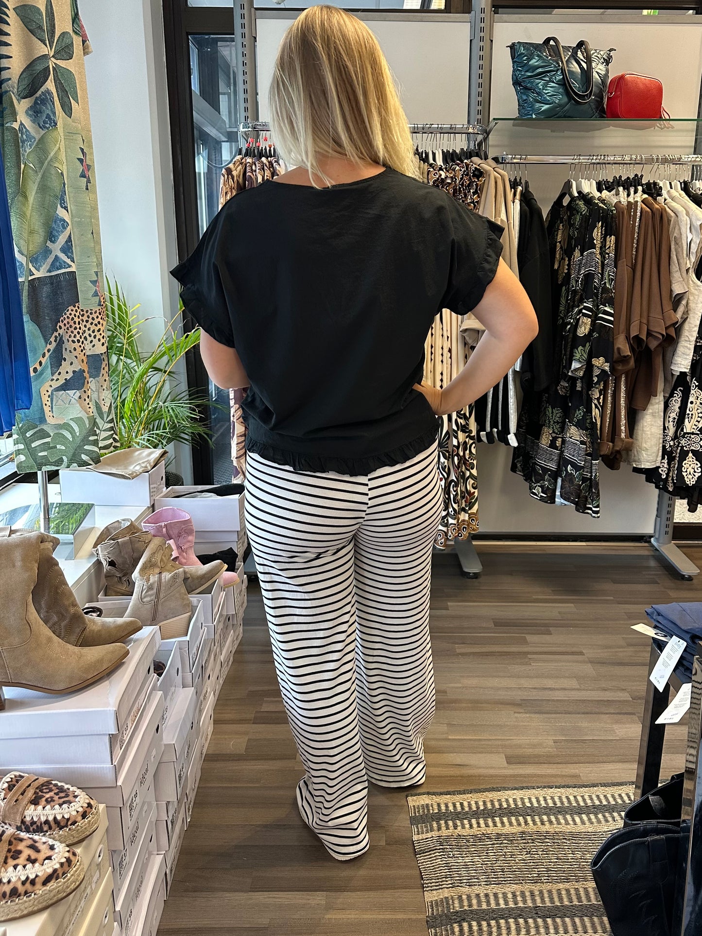 Ribbineulottu vapaa-ajan housu musta