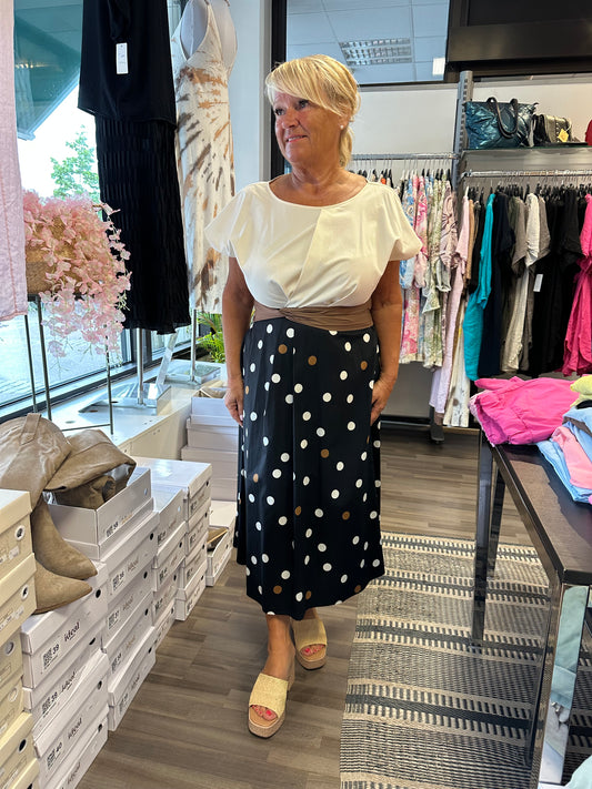 Kellohelmainen puuvillamekko