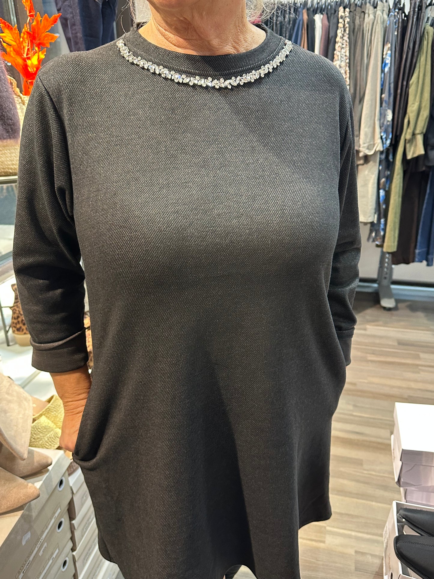 A-linjainen tunikamekko ruskea