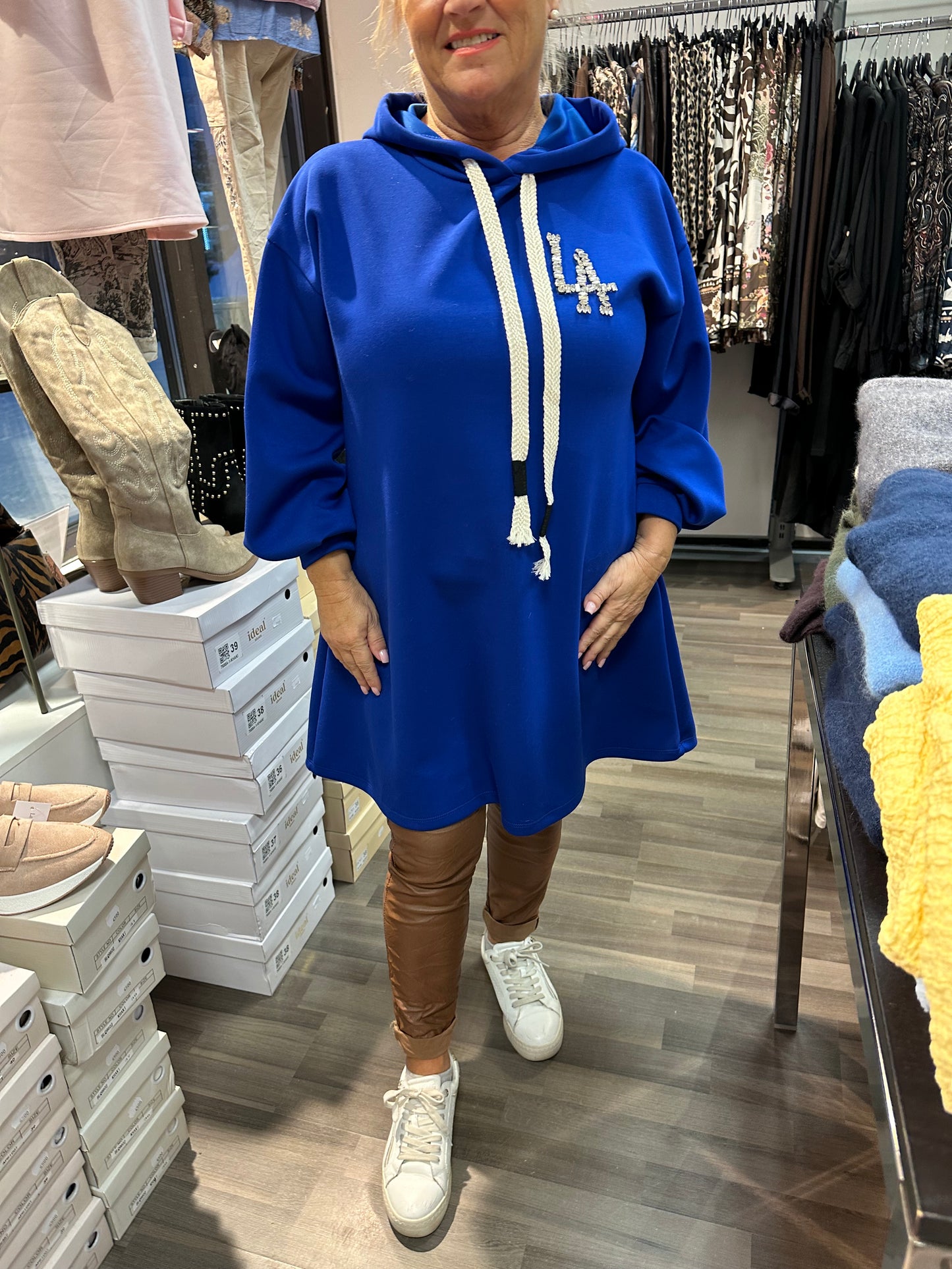 Collegetunika/mekko LA sähkönsininen