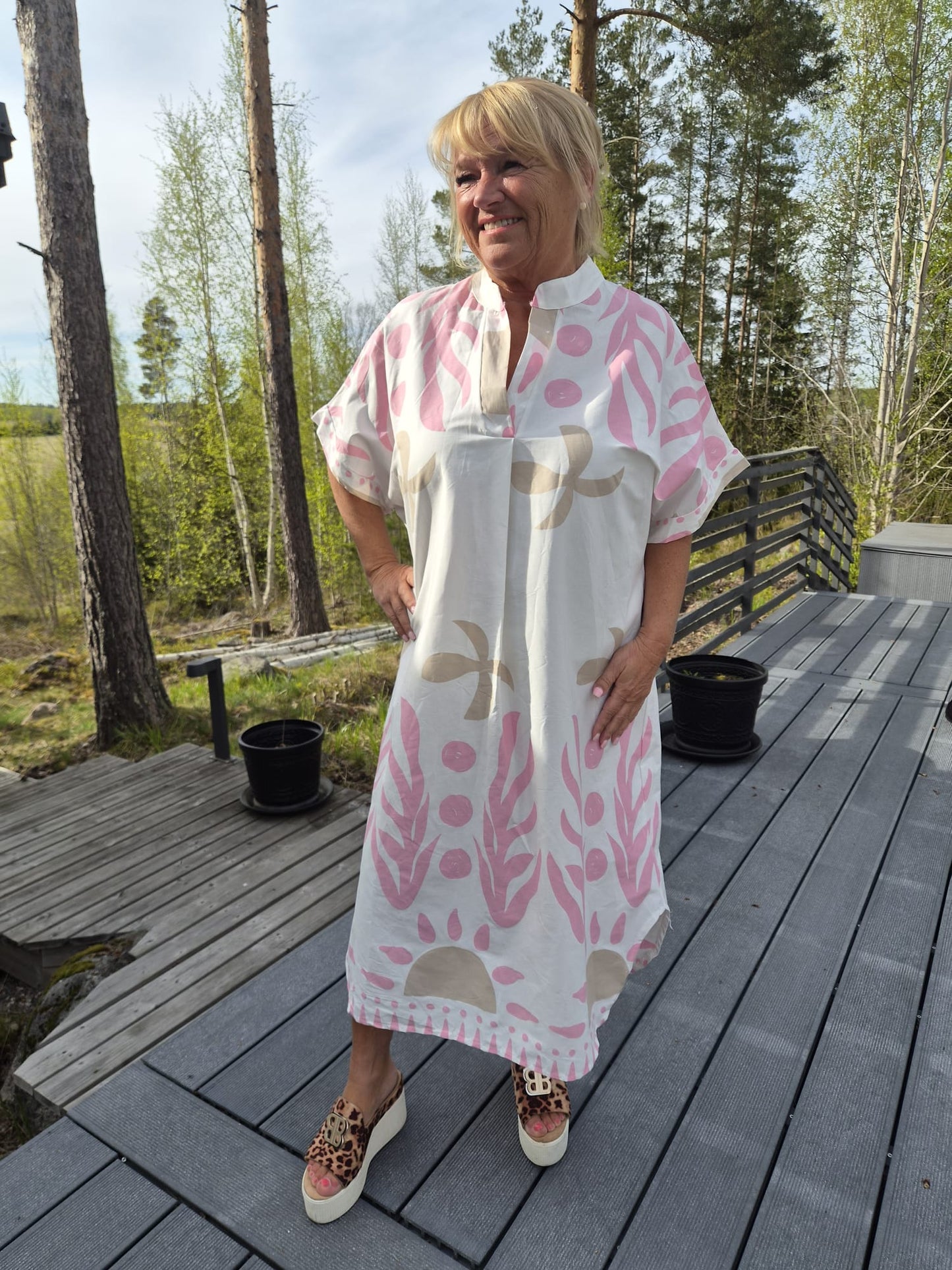 Plussize kuviollinen puuvillamekko