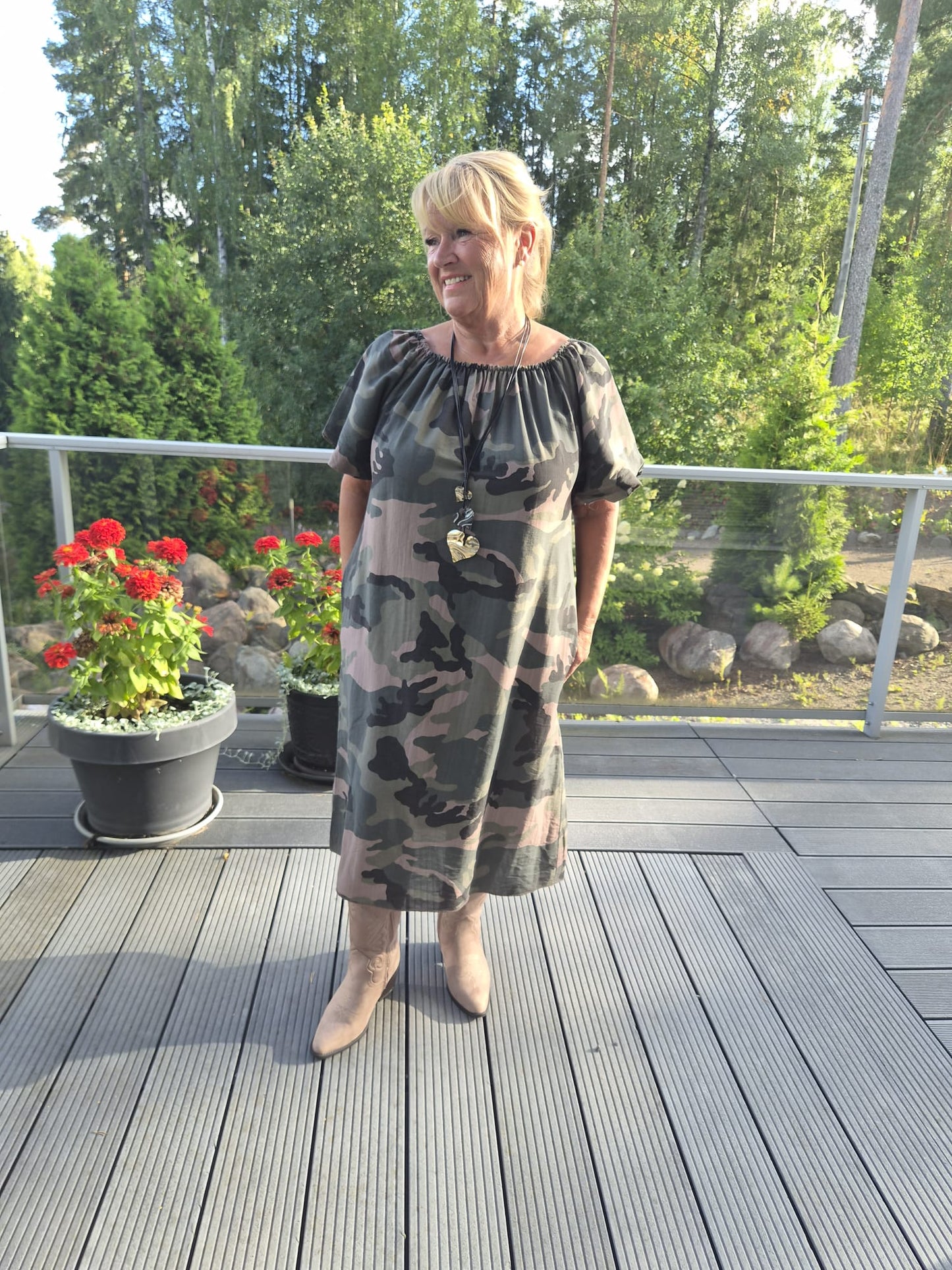 Viskoosimekko Sarai Camo
