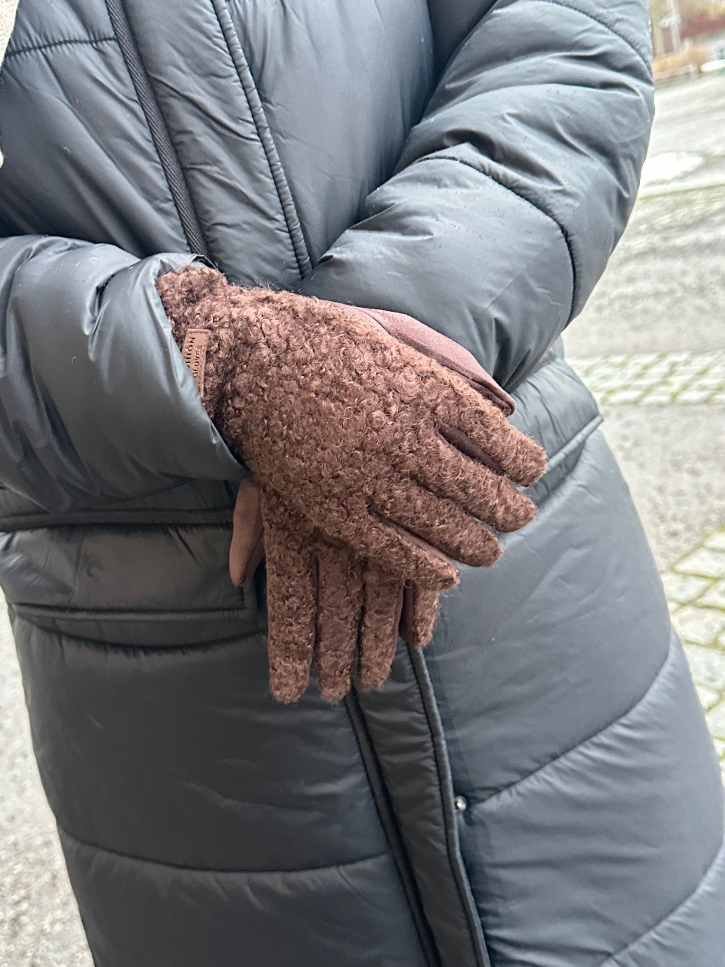 Bouclee sormikkaat ruskea