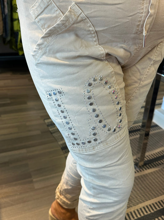 Puuvillahousut Love beessi