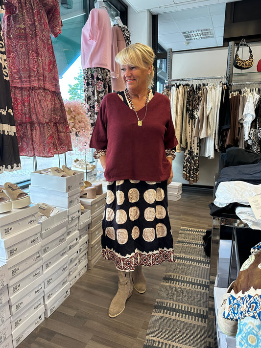 Laatikkoneule viininpunainen