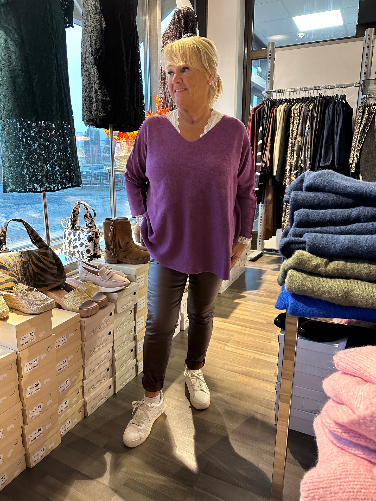 Reilumpi neule liila