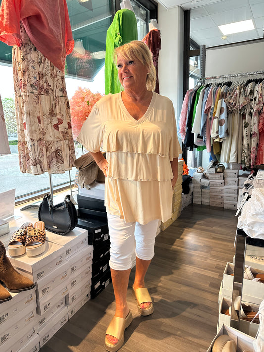 Plussize joustava tunika niittikoristeilla (musta, valkoinen, beessi)