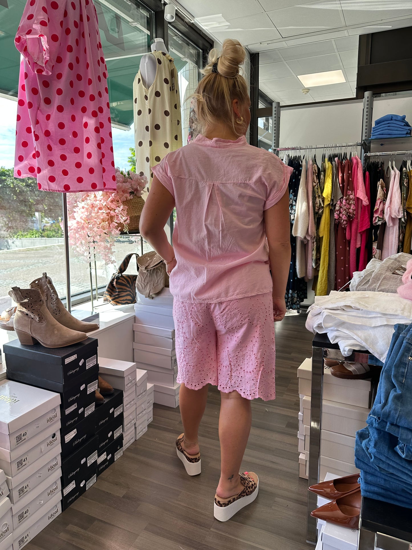 Brodeeratut puuvillashortsit pinkki