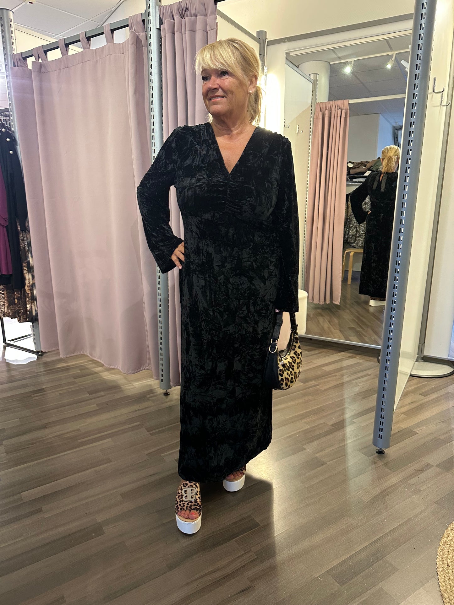 Valerie loimusametti mekko