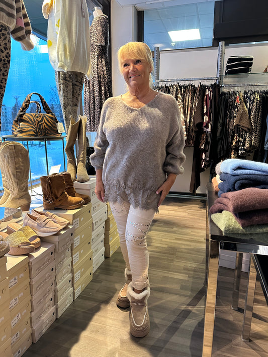 Pitsihelmainen neule taupe