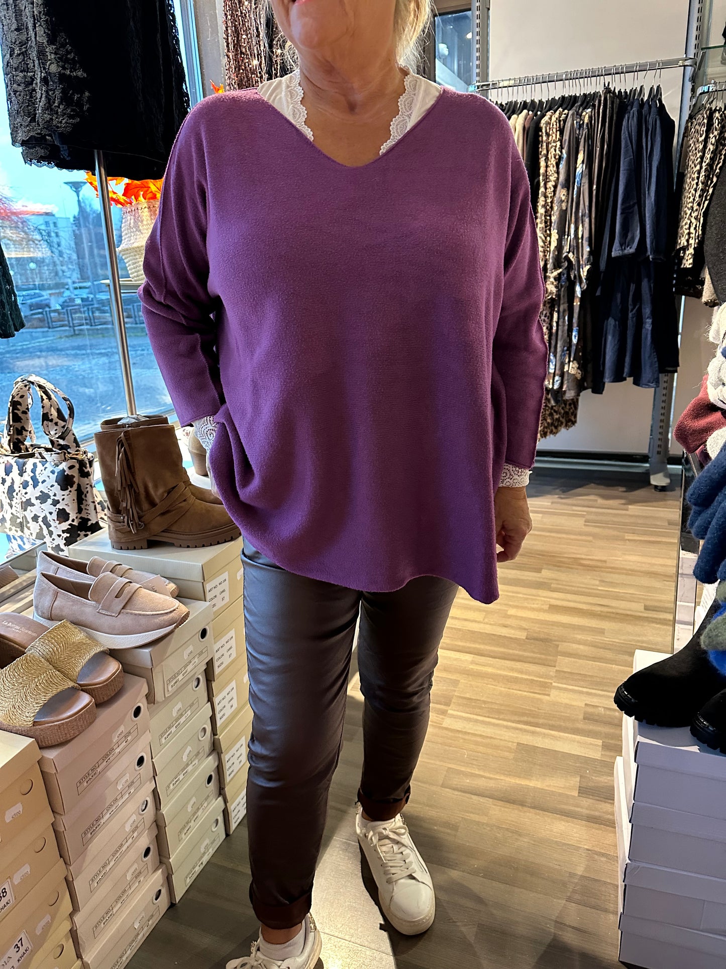 Reilumpi neule liila