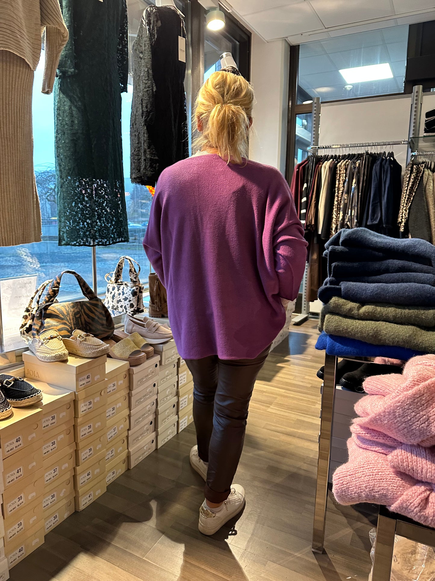 Reilumpi neule liila