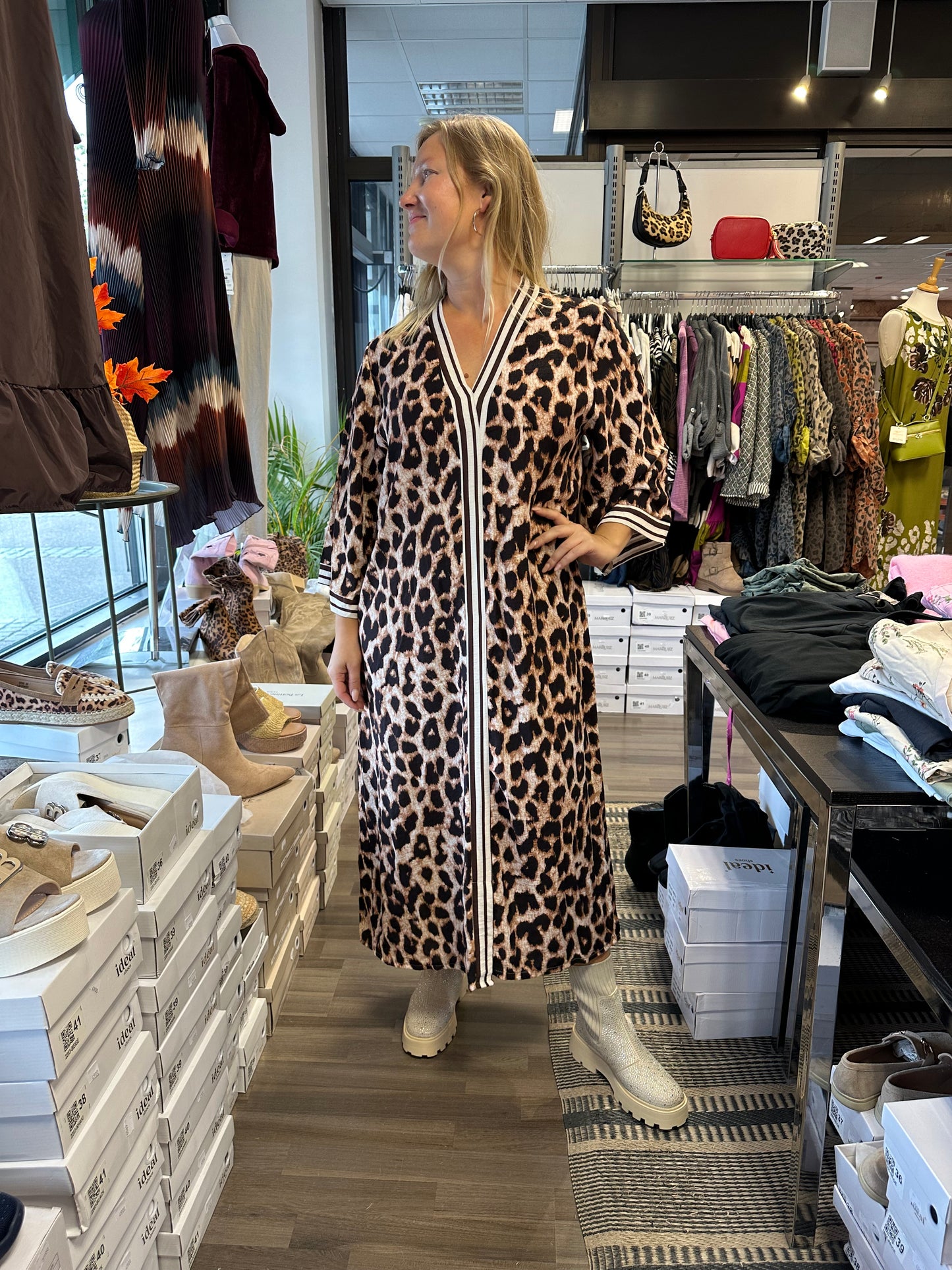 Viskoosimekko Stefania leo