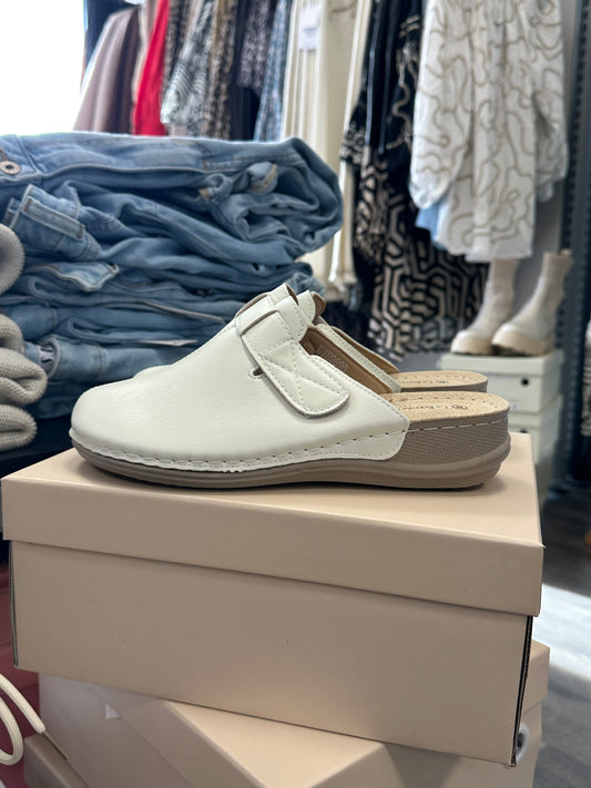 Mukavat avokkaat valkoinen