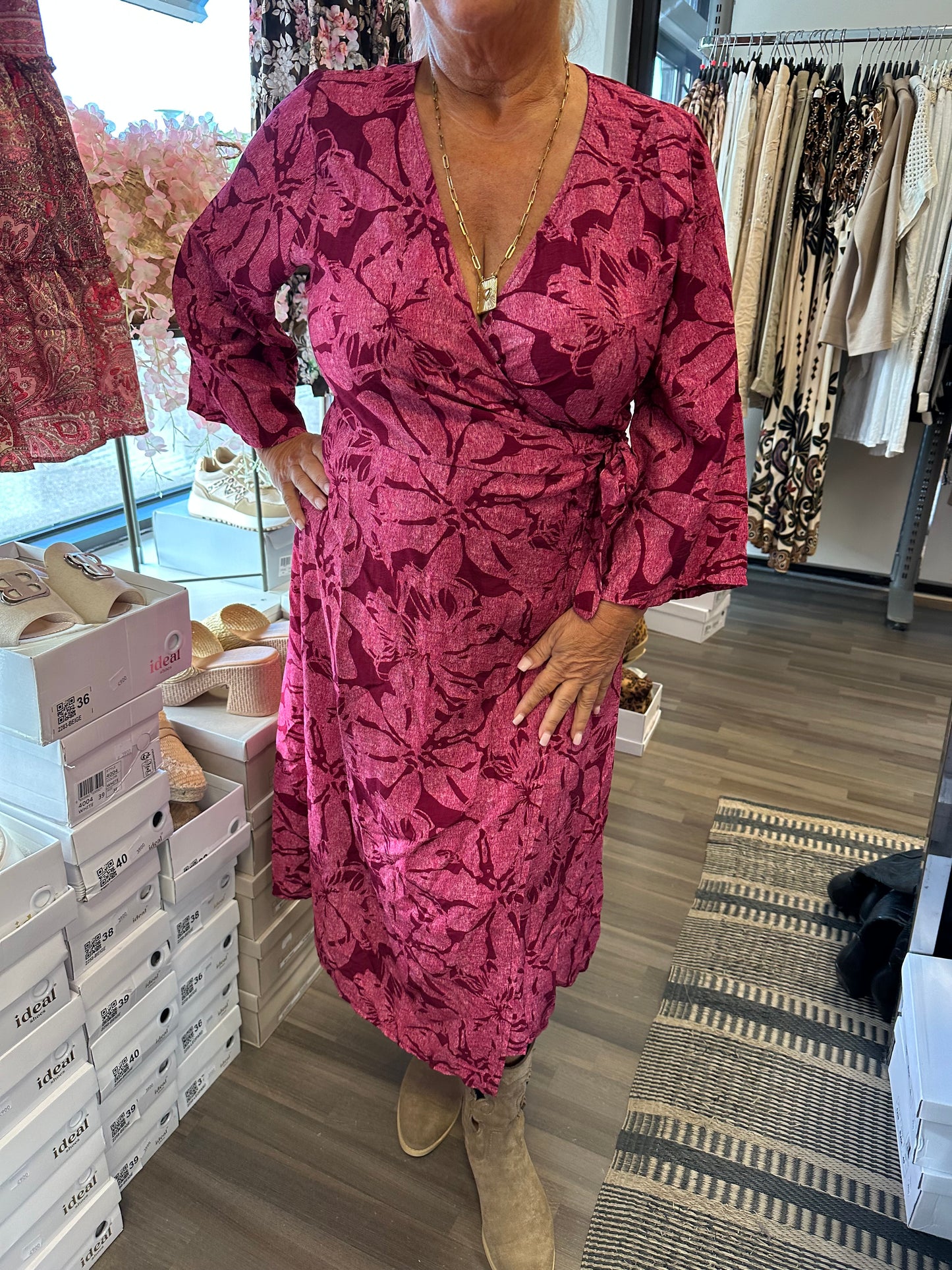 Kietaisumekko bordeaux