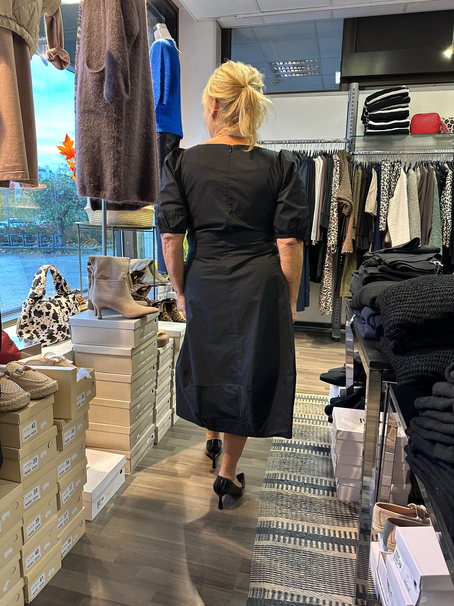 Puuvillapopliini mekko musta