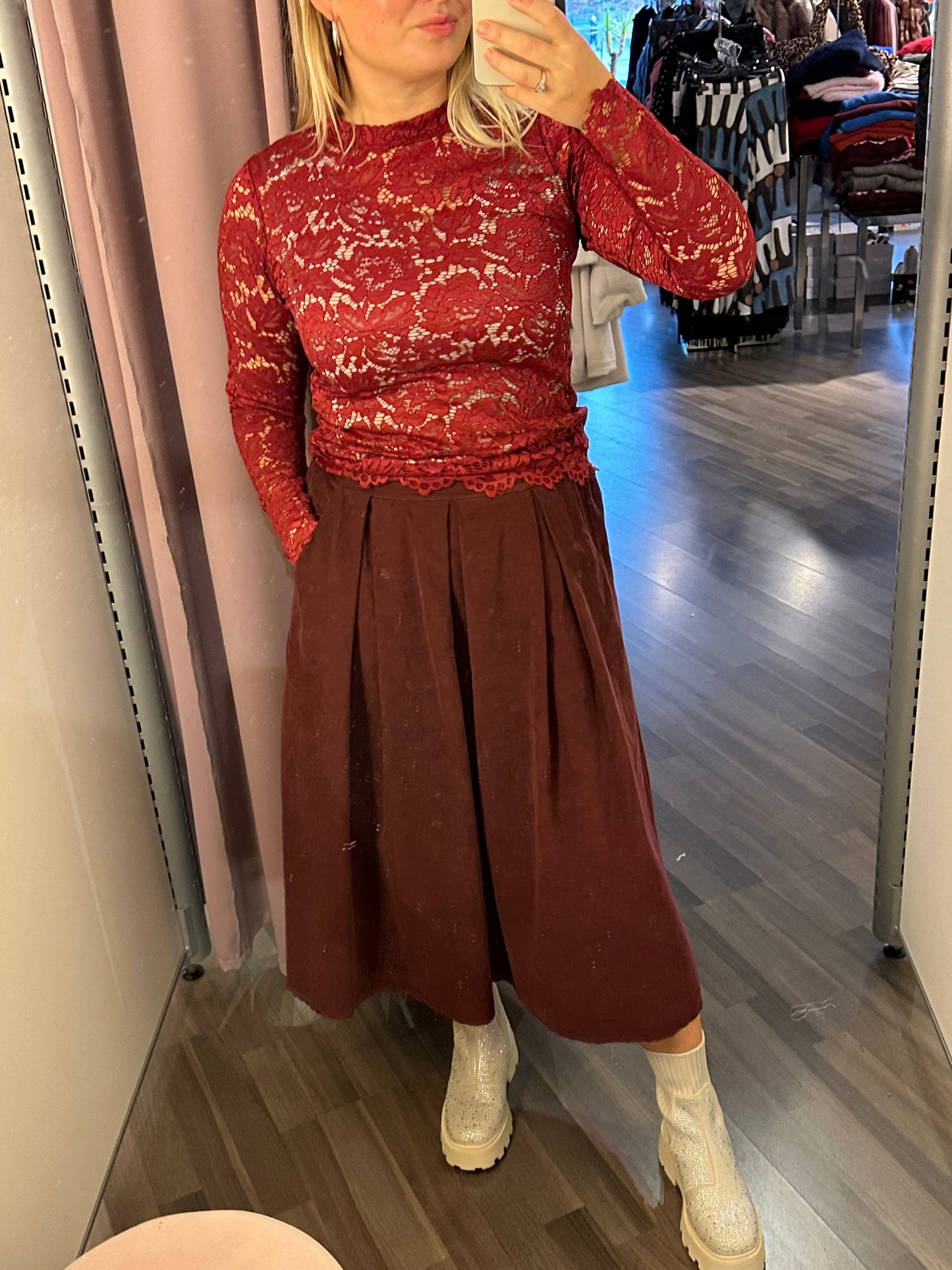 Yksivärinen samettihame viininpunainen