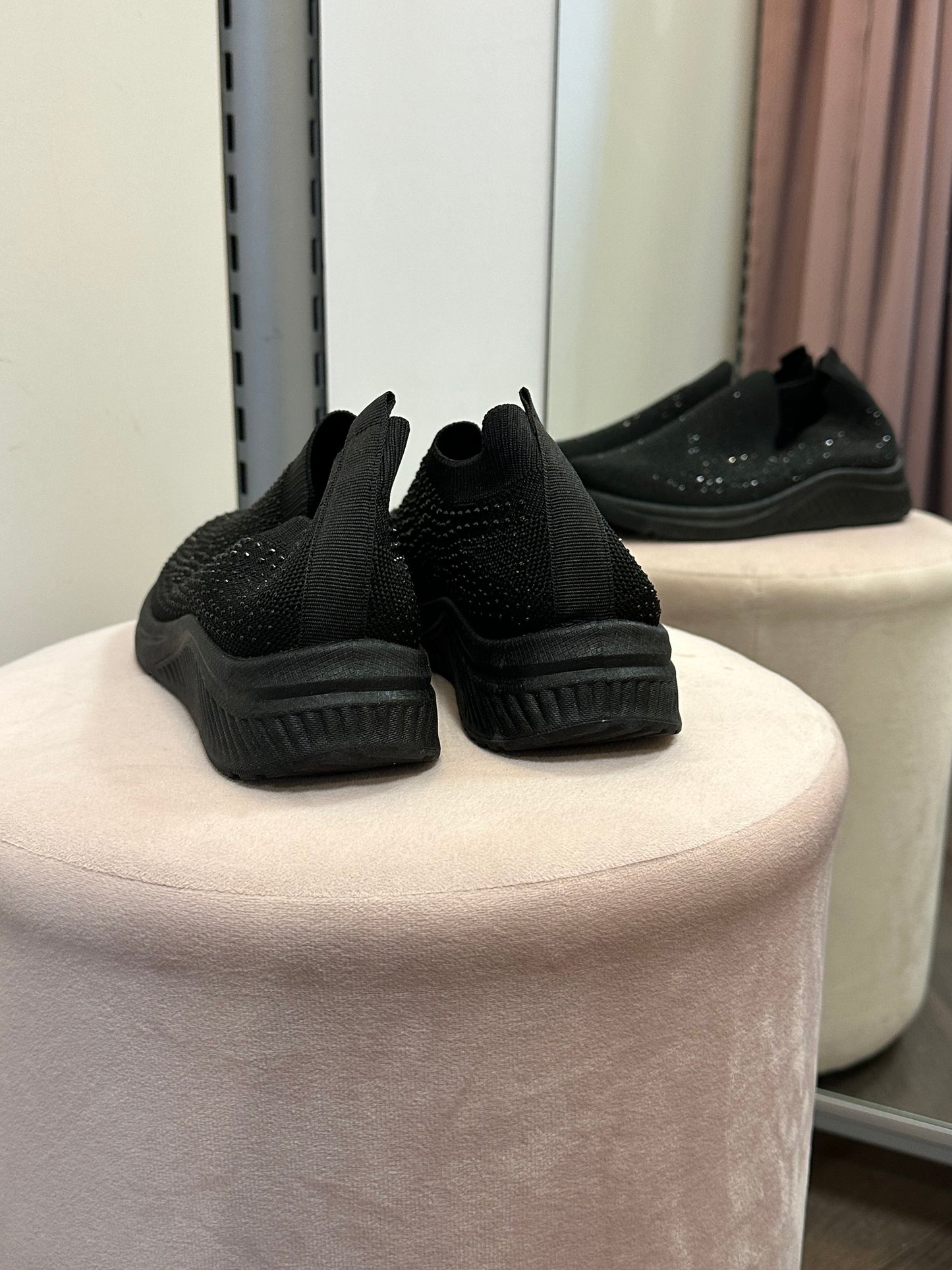 Tossutennarit blingillä musta