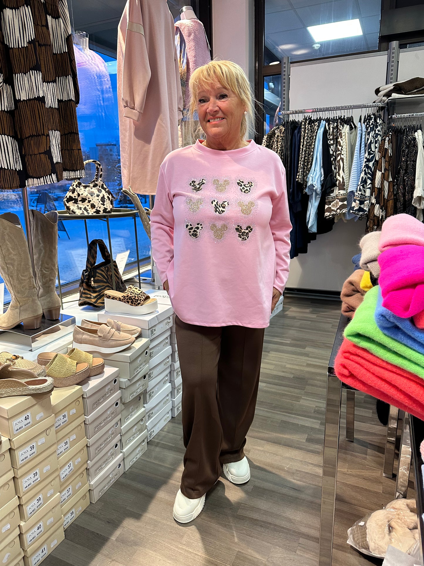 College pusero pikku Mikki roosa