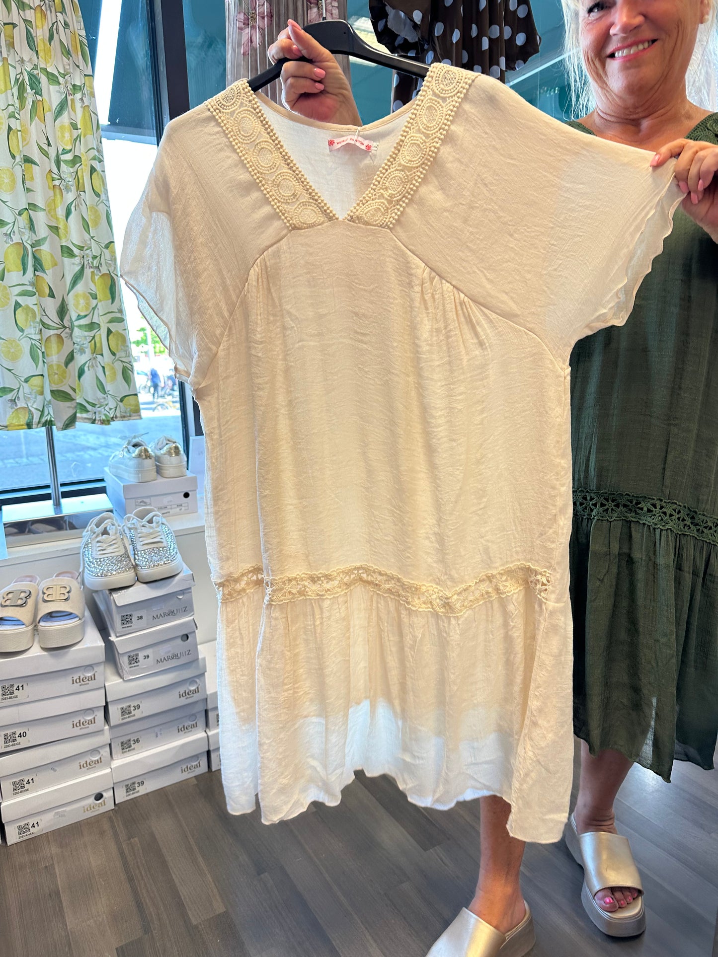 Plussize polvipituinen mekko (7 väriä)